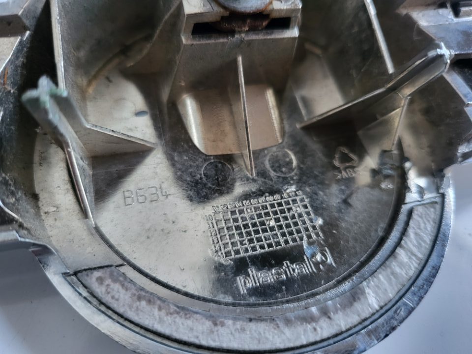 Genuine Grill badge With Chrome "Wings" Alfa Romeo Brera / Spider