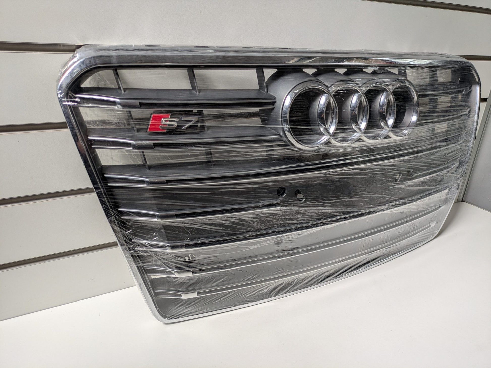 Genuine Front Bumper Grill Audi S7 PFL 4G8 2012-2014 Used
