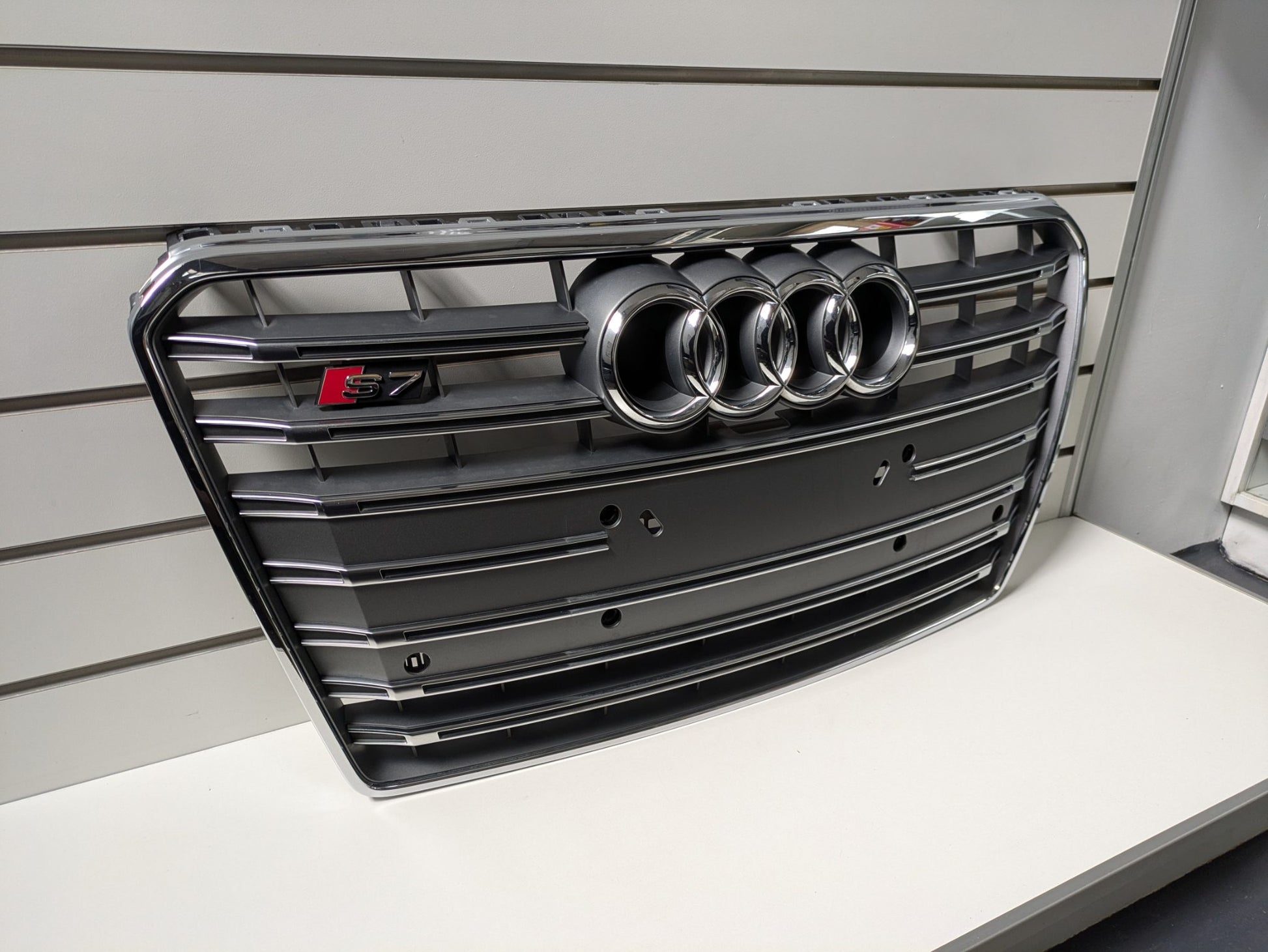 Genuine Front Bumper Grill Audi S7 PFL 4G8 2012-2014 Used