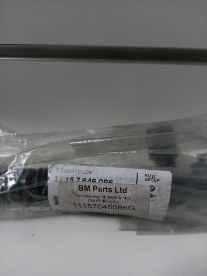 Genuine Hose for Crankcase Ventilation Upper Cylinder 1-4 BMW 550i N63 F10 V8 New