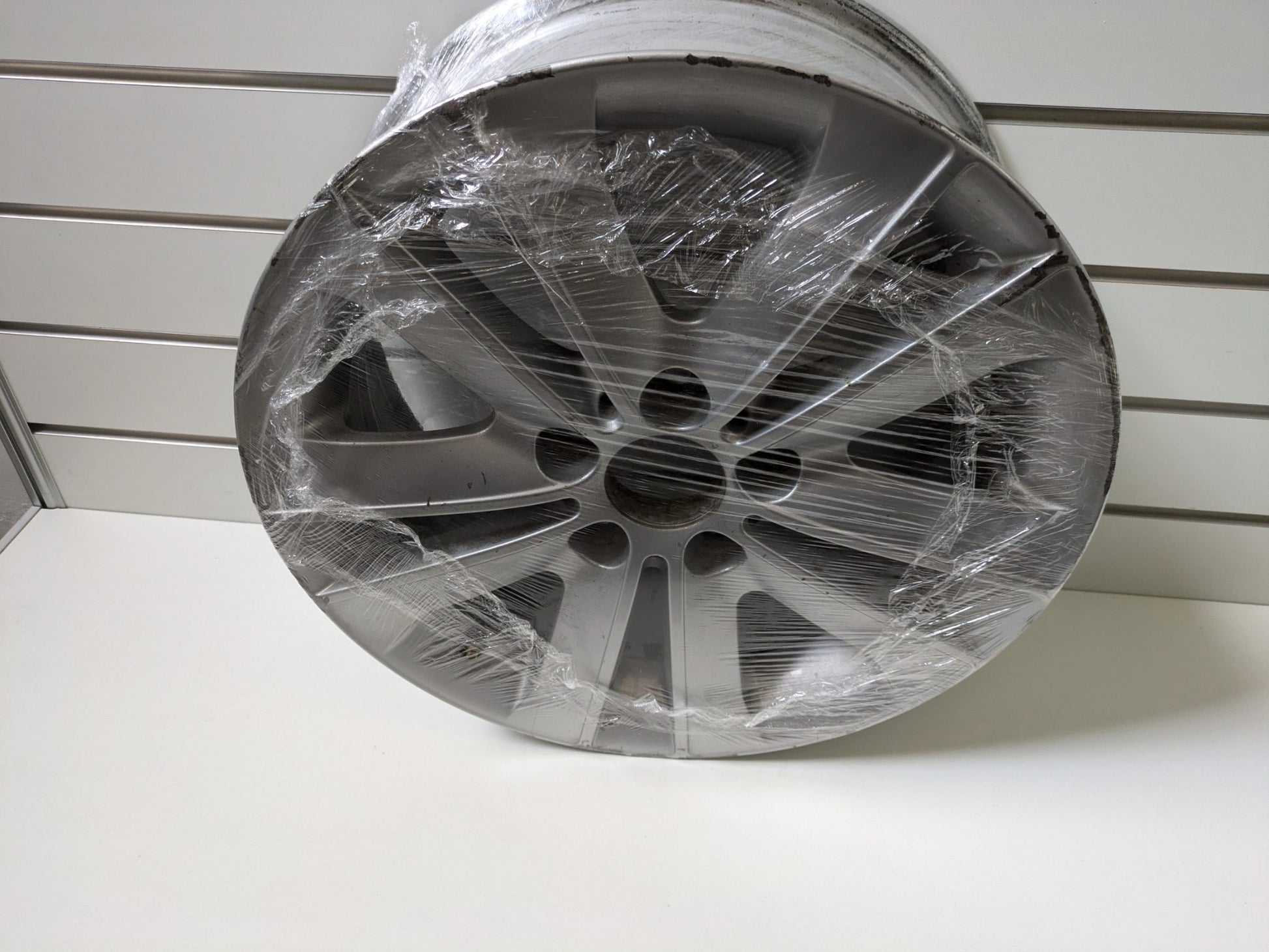 Genuine 17" x 7" Wheel BMW Style 141 1 Series E87 Used