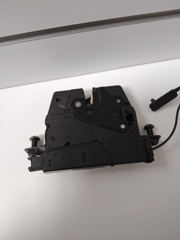 Genuine Tail gate Release Lock Latch Mechanism Assembly BMW X1 E84 2009-2015 Used
