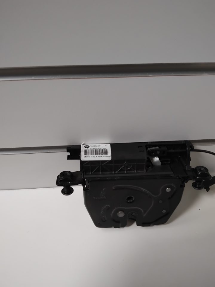 Genuine Tail gate Release Lock Latch Mechanism Assembly BMW X1 E84 2009-2015 Used