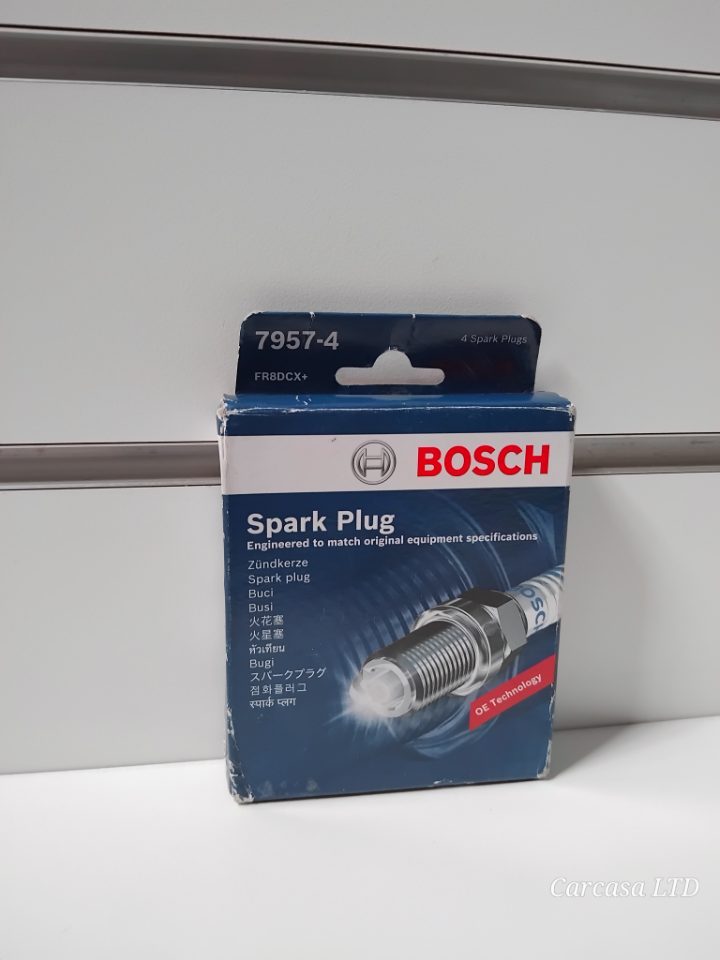 Bosch Spark Plugs Set of 4 7957 - 4 New