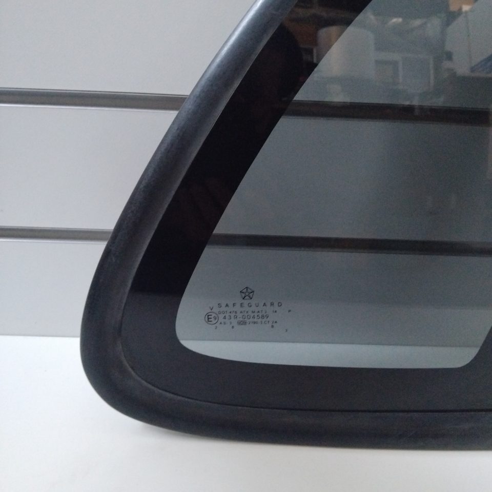 Genuine RH Quarter Window Glass Chrysler PT Cruiser 2001-2010 Used