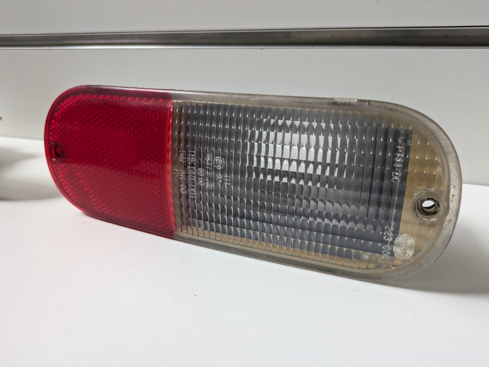 Genuine Lower Brake Light Chrysler Pt Cruiser 2001-2010 Used