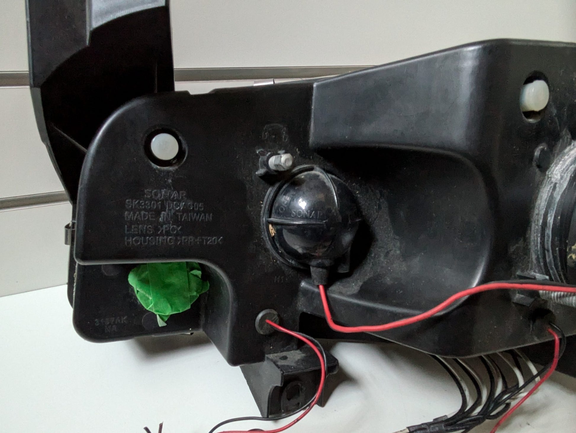 Sonar RH Headlight & Side Indicator Dodge Charger LX 5th Generation 2006 – 2010 Used