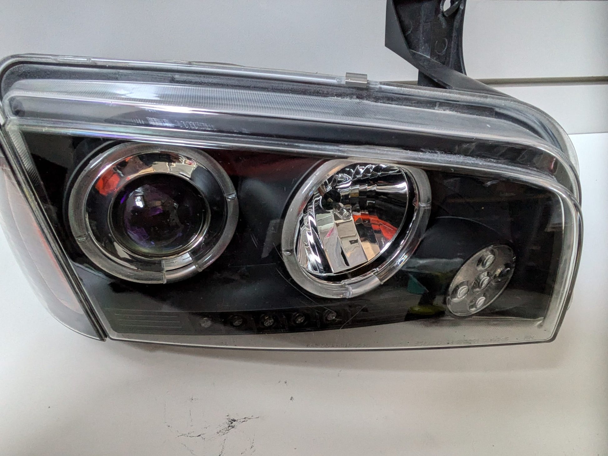 Sonar RH Headlight & Side Indicator Dodge Charger LX 5th Generation 2006 – 2010 Used