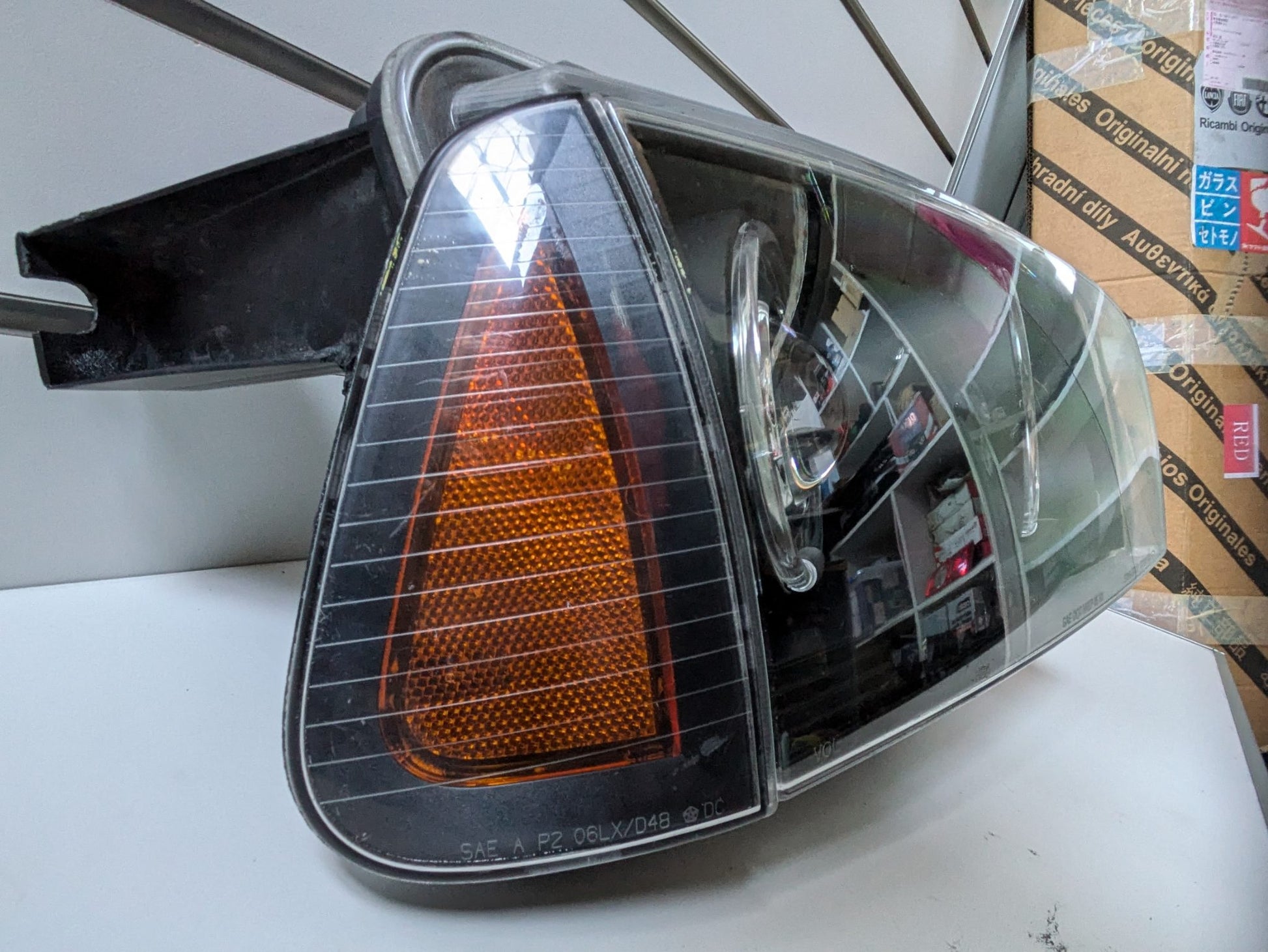 Sonar RH Headlight & Side Indicator Dodge Charger LX 5th Generation 2006 – 2010 Used