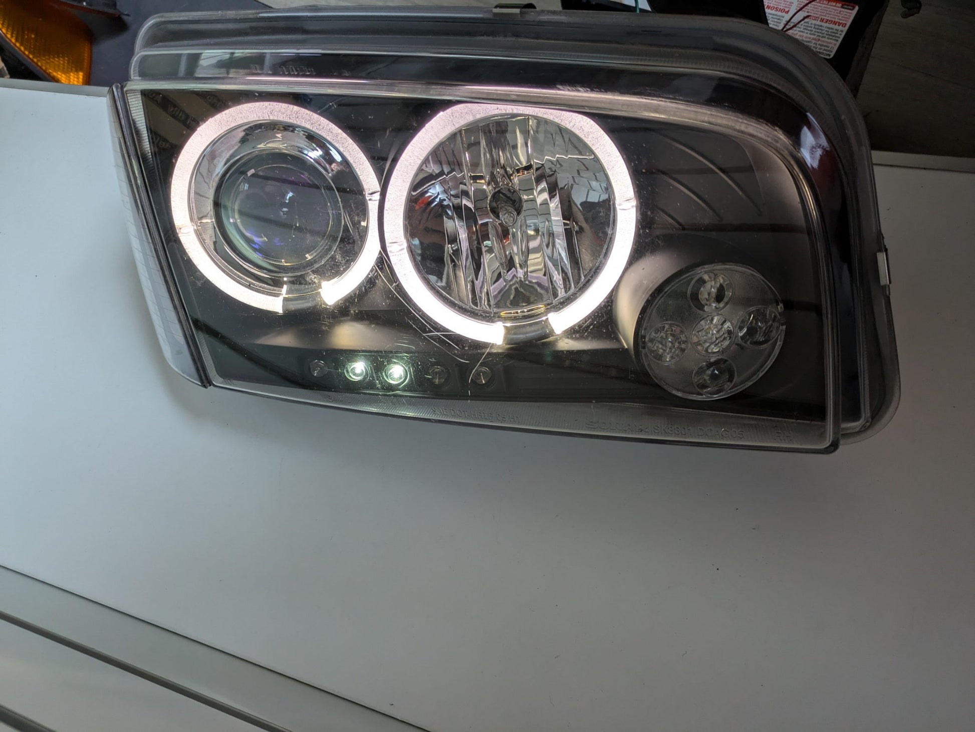 Sonar RH Headlight & Side Indicator Dodge Charger LX 5th Generation 2006 – 2010 Used