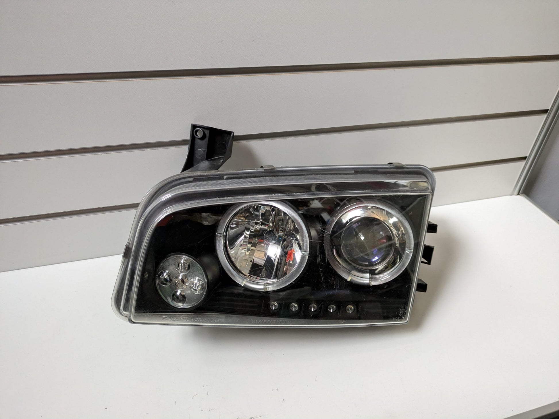 Sonar LH Headlight Dodge Charger LX 5th Generation 2006 – 2010 Used