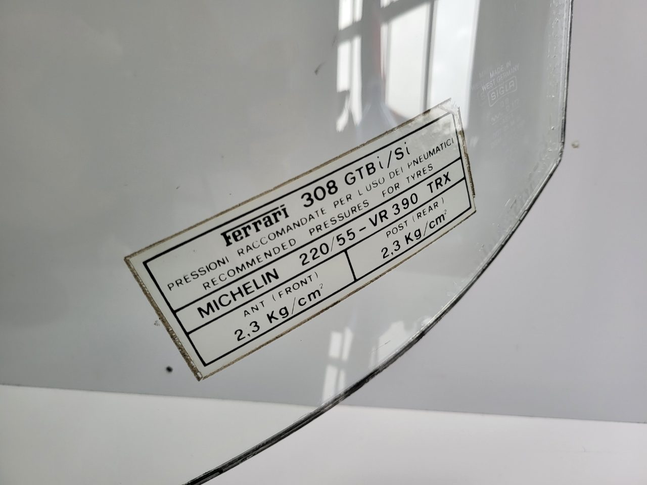 Genuine Front Windscreen Glass Ferrari 308 GTB / GTS / GTBi / GTSi / QV 1975-1985 Used