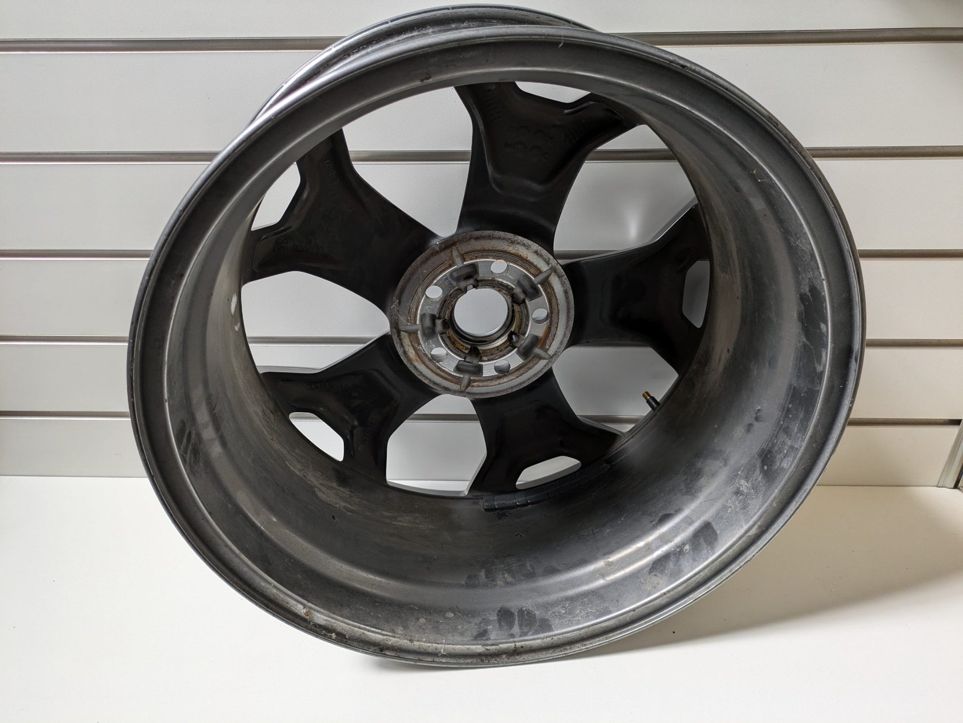 Genuine 19" x 8" Wheel Ford Escape / Kuga 5-spoke Luster Nickel C520 2012 - 2019 Used