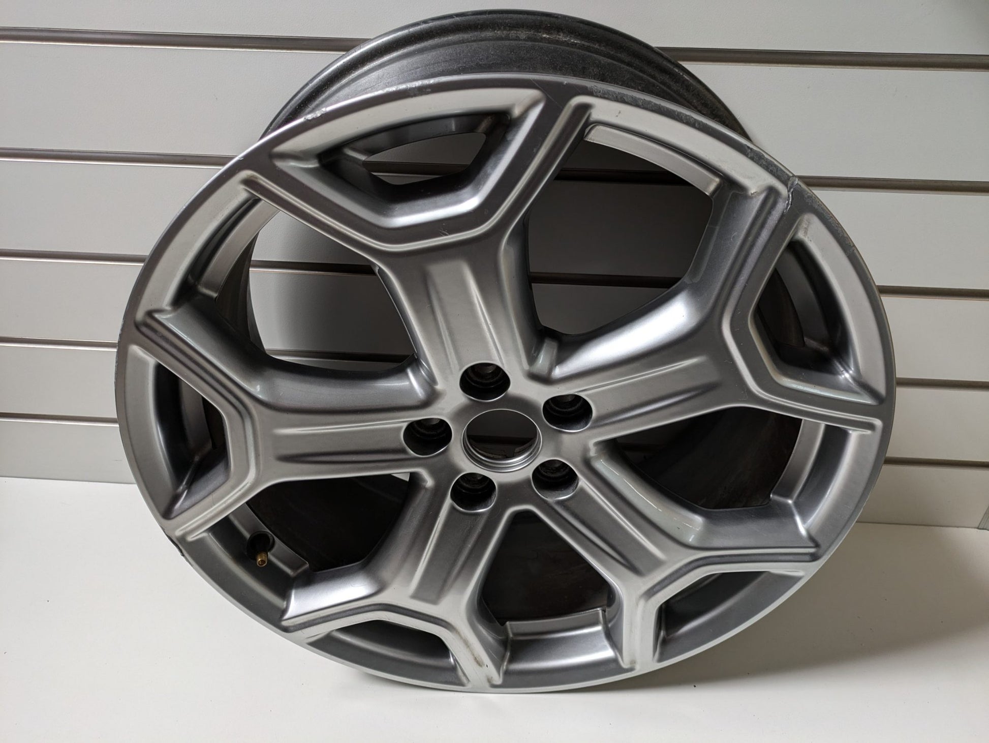 Genuine 19" x 8" Wheel Ford Escape / Kuga 5-spoke Luster Nickel C520 2012 - 2019 Used