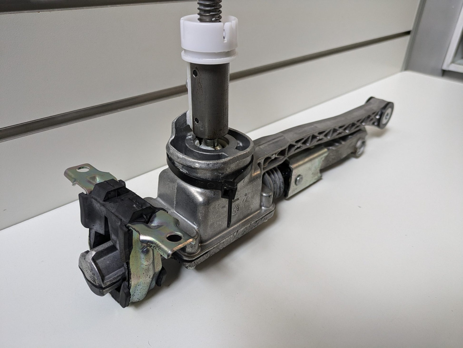 Genuine 6 Speed Gear Shifter Assembly Ford Mustang GT S550 2015 - 2023 Used