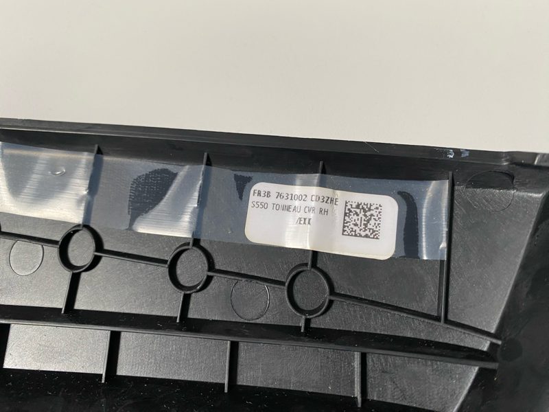 Genuine RH Tonneau Cover Ford Mustang S550 S650 2015 - 2023 NEW
