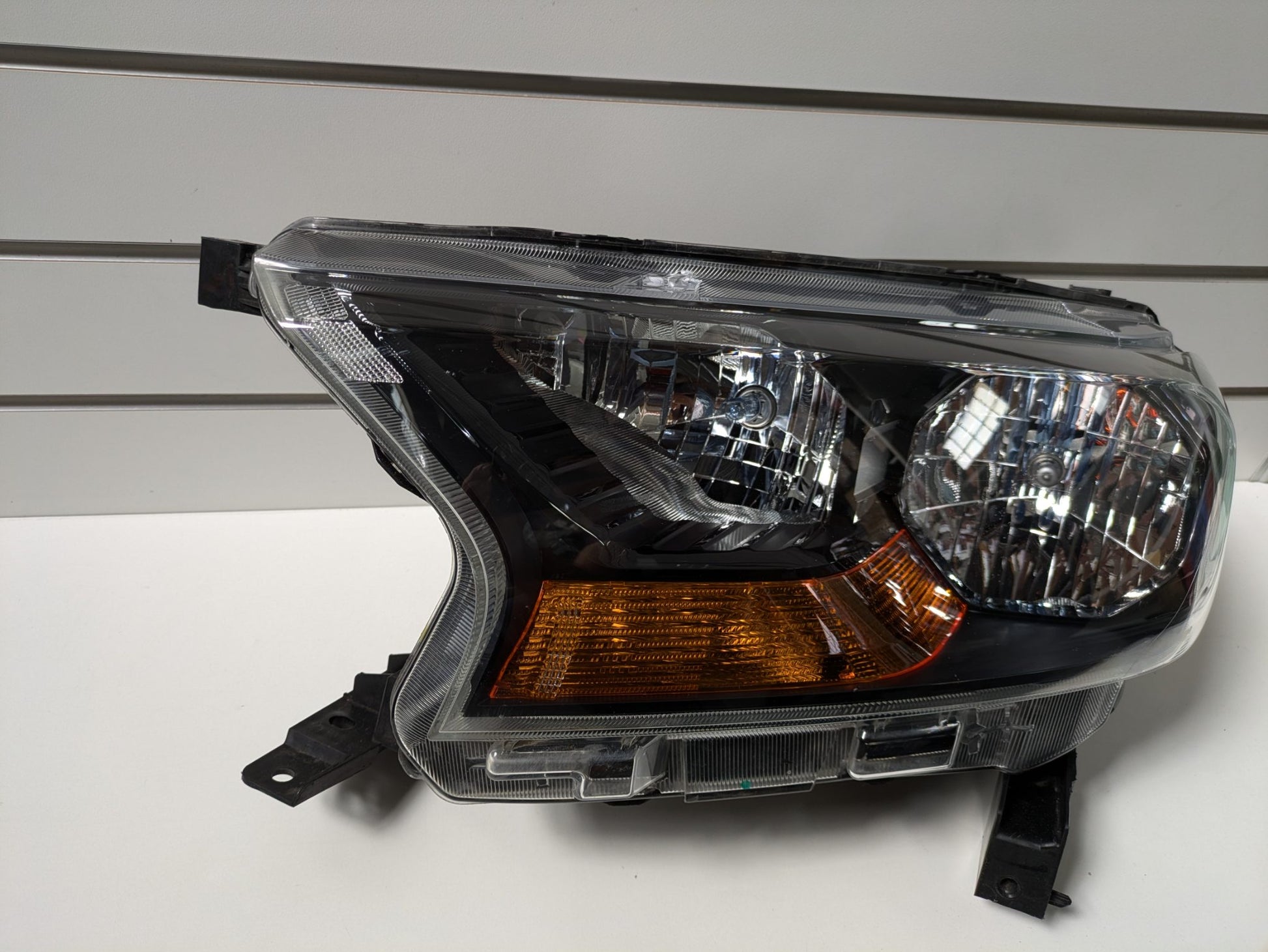 Genuine LH Headlight Ford Ranger PX2 PX3 XL Super Cab XL 2016-2022 Used