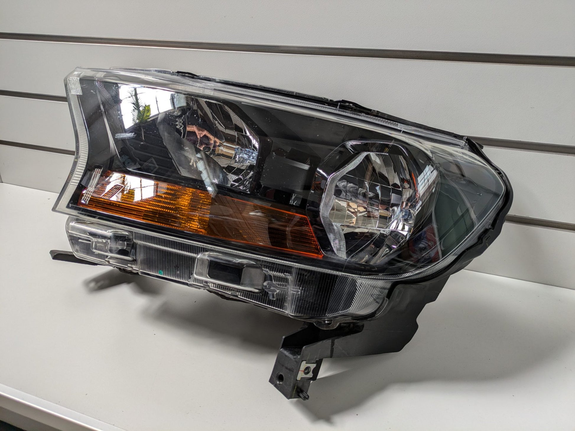 Genuine LH Headlight Ford Ranger PX2 PX3 XL Super Cab XL 2016-2022 Used