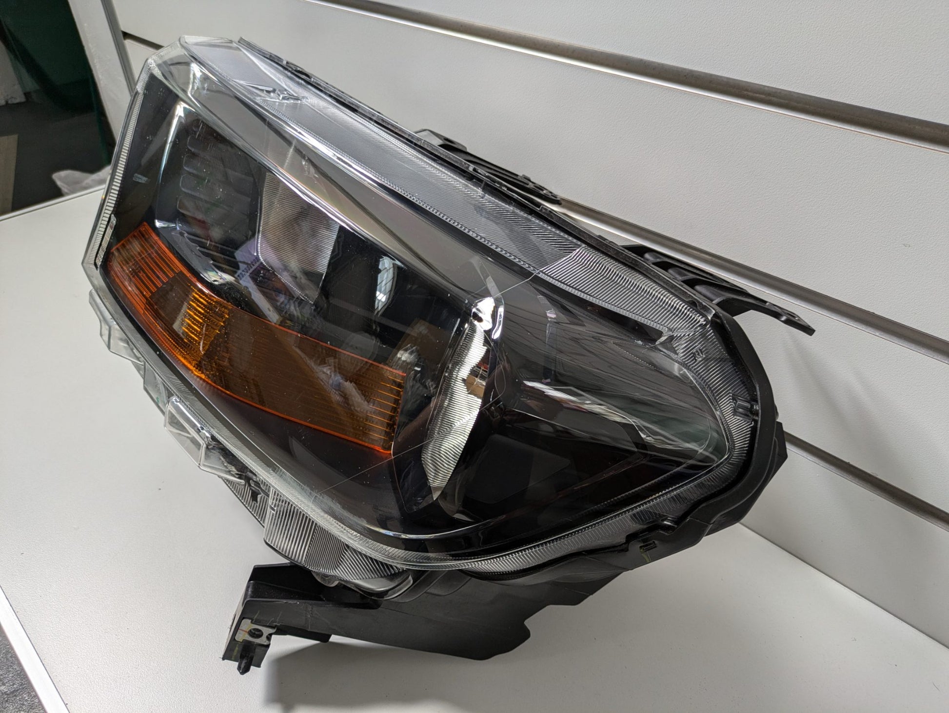 Genuine LH Headlight Ford Ranger PX2 PX3 XL Super Cab XL 2016-2022 Used