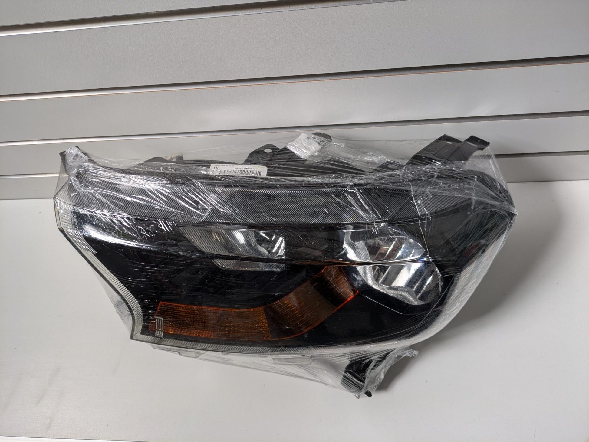 Genuine LH Headlight Ford Ranger PX2 PX3 XL Super Cab XL 2016-2022 Used