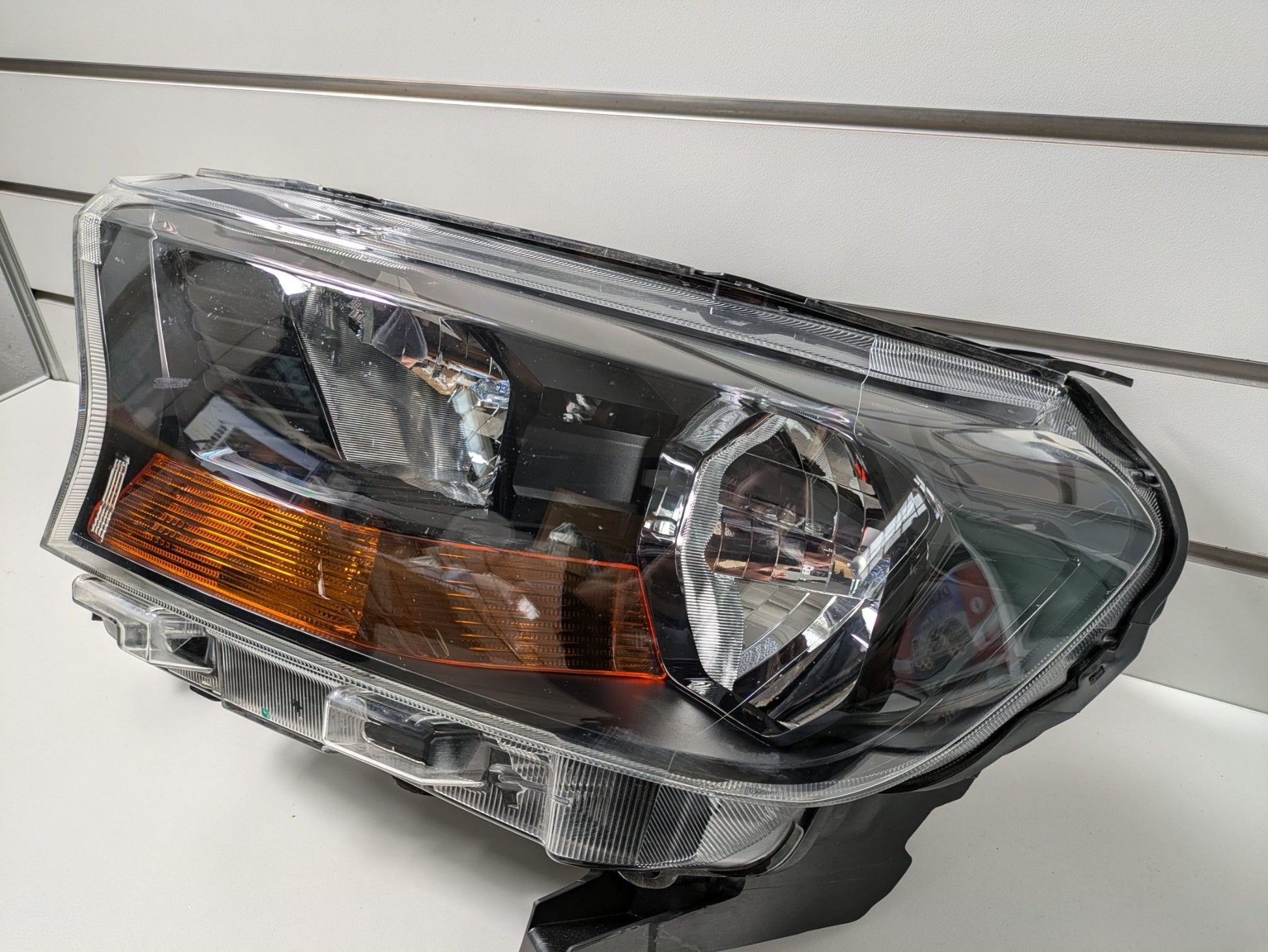 Genuine LH Headlight Ford Ranger PX2 PX3 XL Super Cab XL 2016-2022 Used