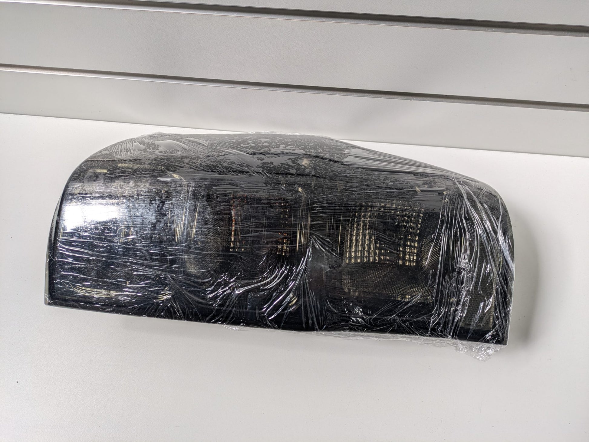 Aftermarket RH Smoked Taillight Ford Ranger Px1 Px2 Px3 2012 - 2019 Used