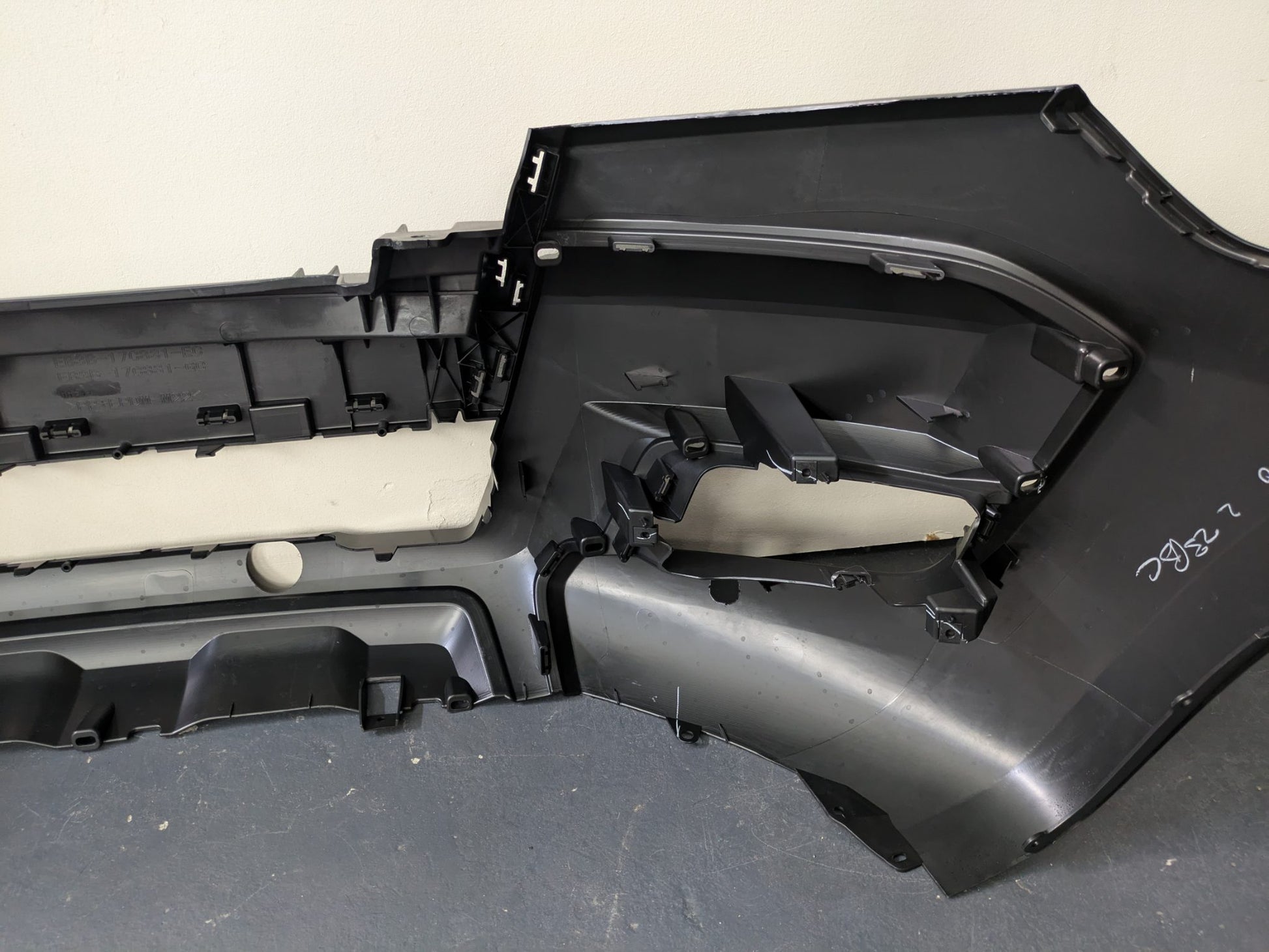 Genuine Front Bumper Ford Ranger Wildtrack PX2 2015 - 2019 New