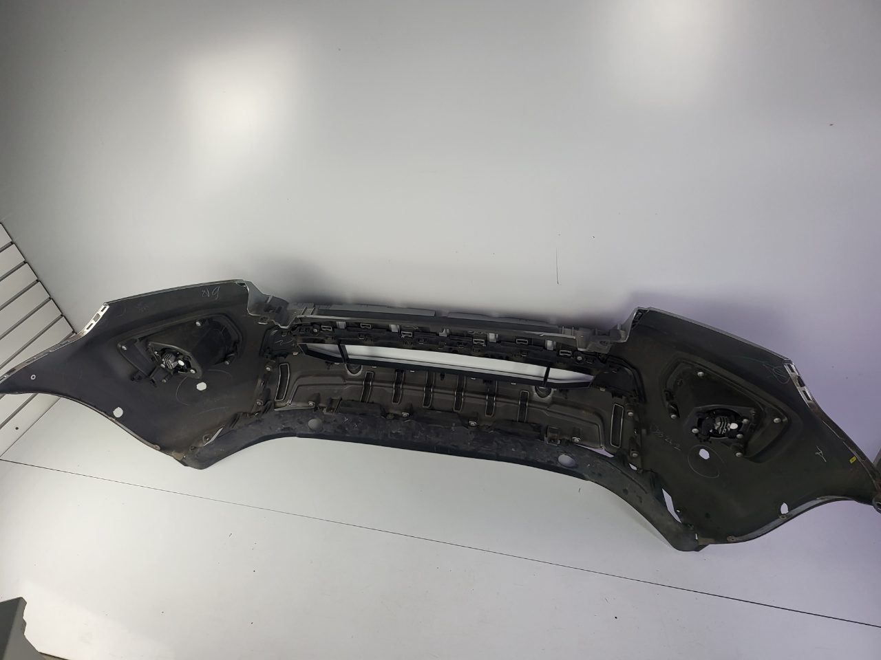 Genuine Front Bumper Assy Ford Ranger Wildtrak PX3 2018-2022 Used