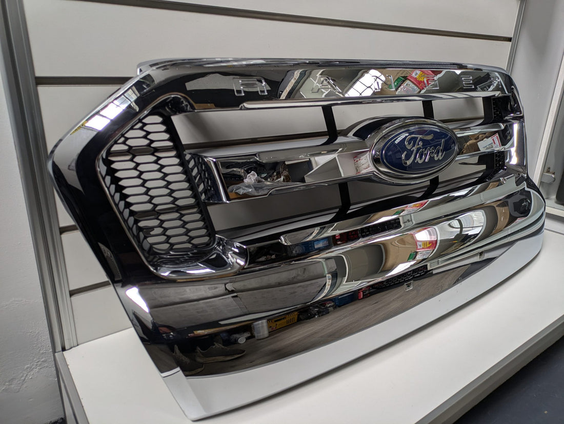 Genuine Front Bumper Grill Ford Ranger XLT PX2 2015 - 2019 Used