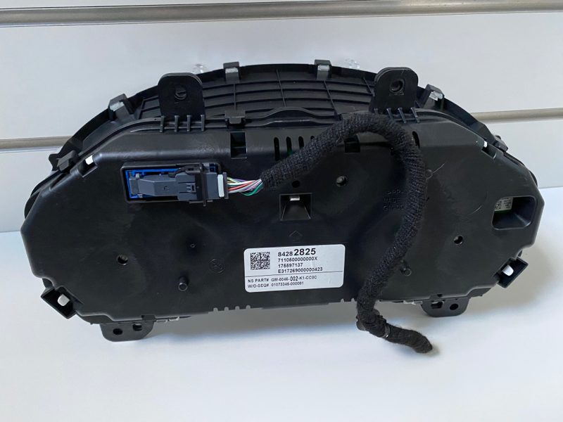 Genuine Holden Equinox EQ Gauge cluster instrument panel LCD Display screen