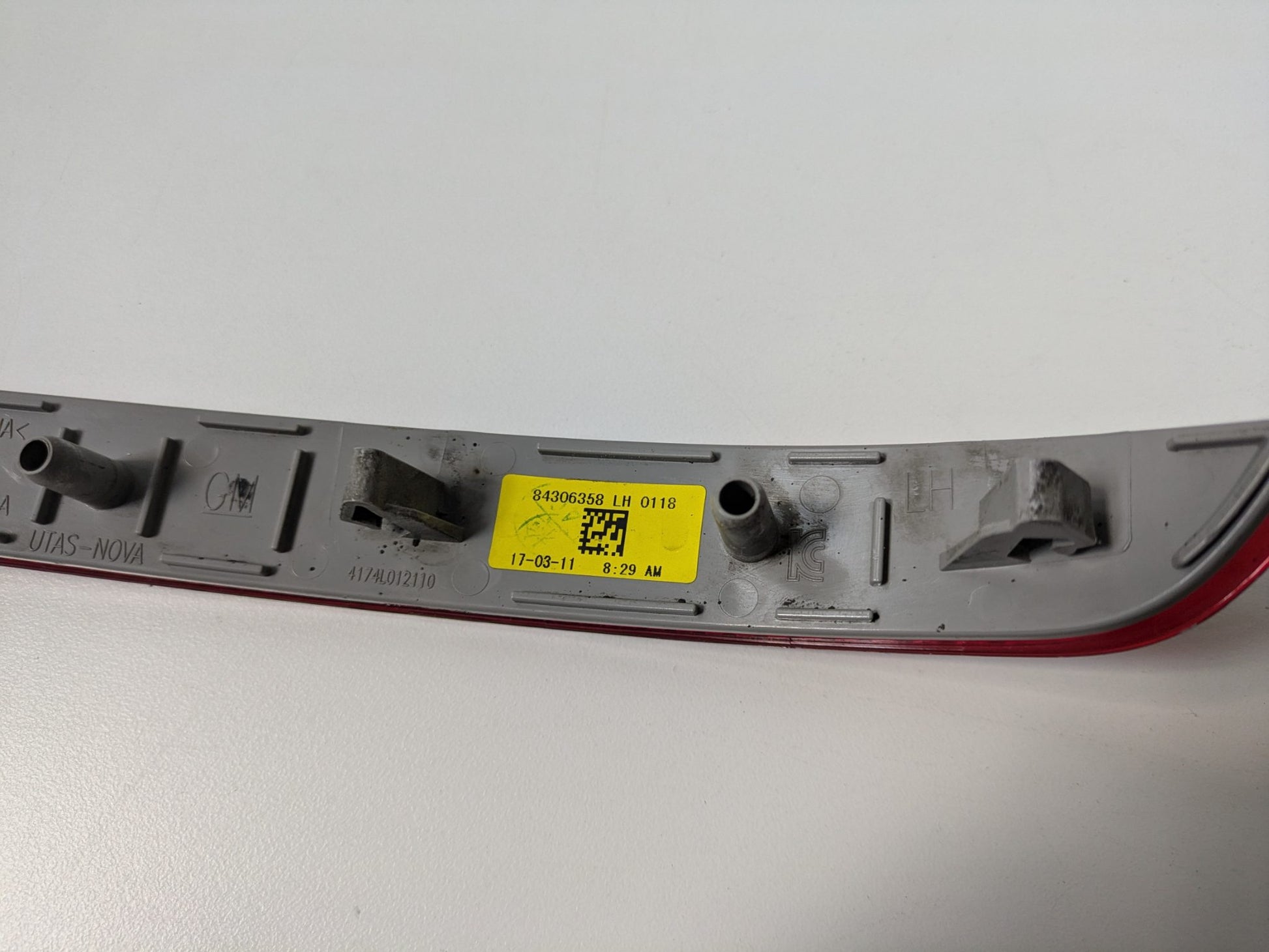 Genuine Left Rear Tail Reflector Holden Equinox 2018–2021 Used