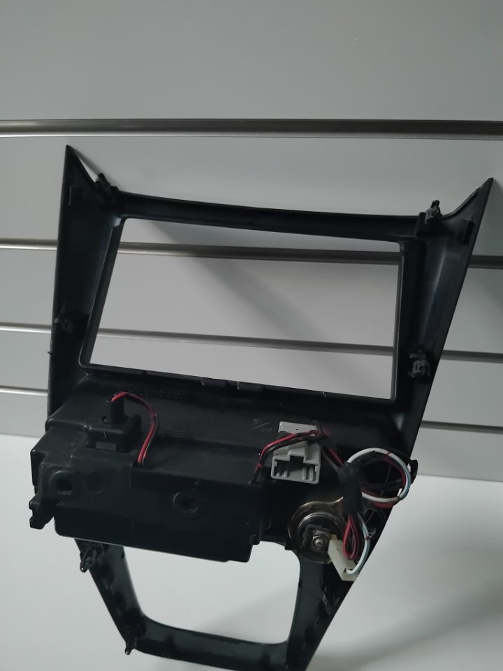 Genuine Center Console Stereo Surround Trim Honda Accord/Torneo Euro R CL1 Used