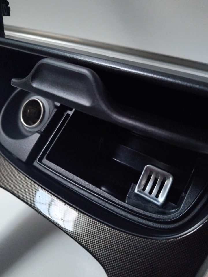 Genuine Center Console Stereo Surround Trim Honda Accord/Torneo Euro R CL1 Used