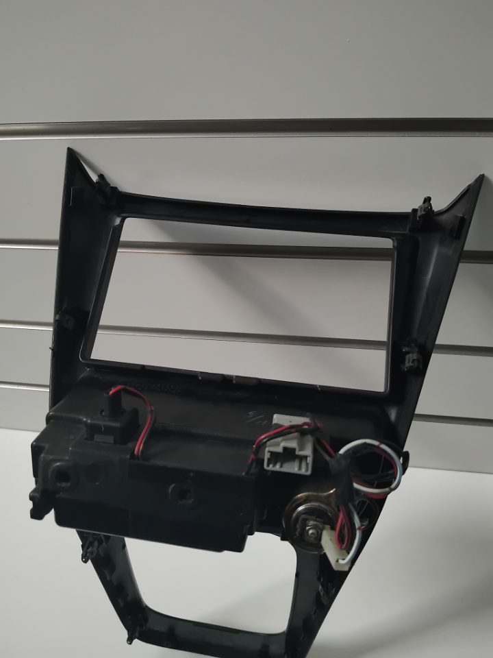 Genuine Center Console Stereo Surround Trim Honda Accord/Torneo Euro R CL1 Used