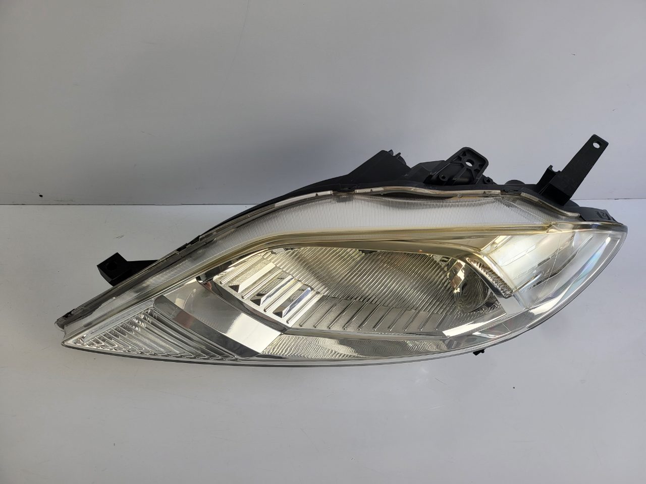 Genuine LH Headlight Honda Edix BE1 2004 - 2006 Used