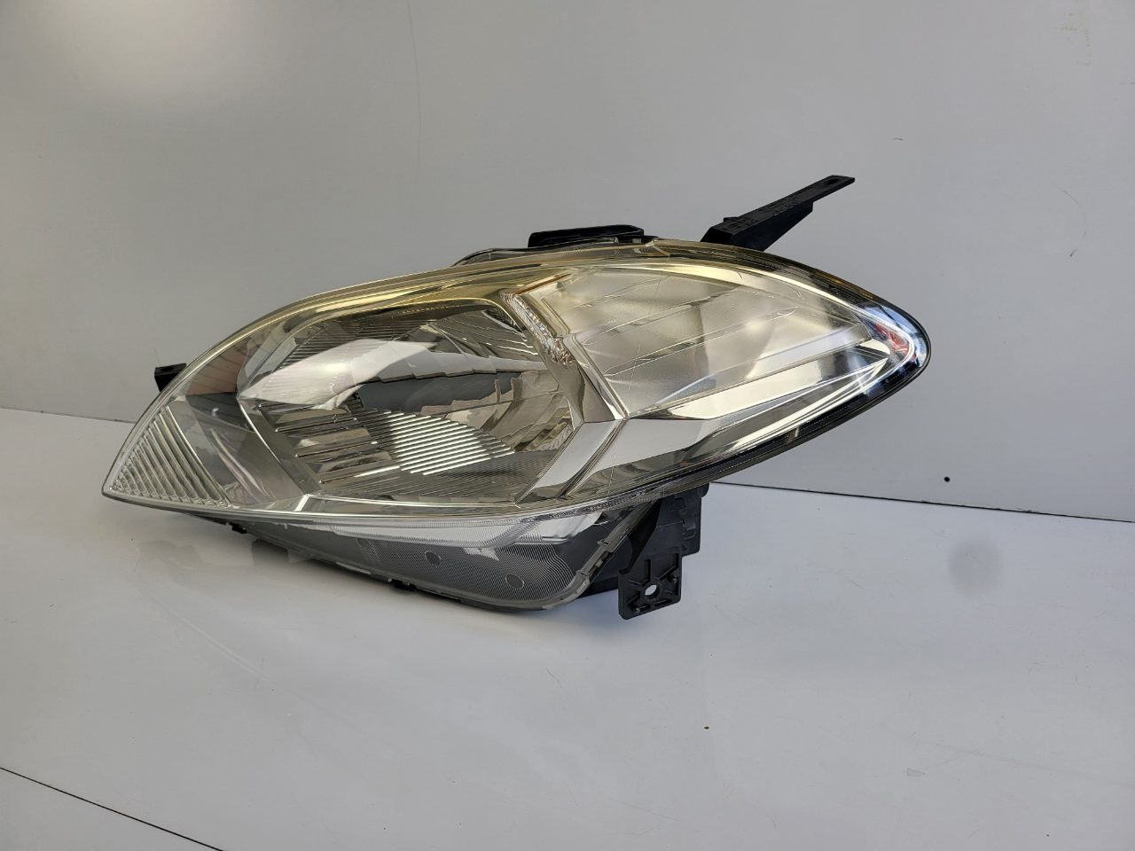 Genuine LH Headlight Honda Edix BE1 2004 - 2006 Used
