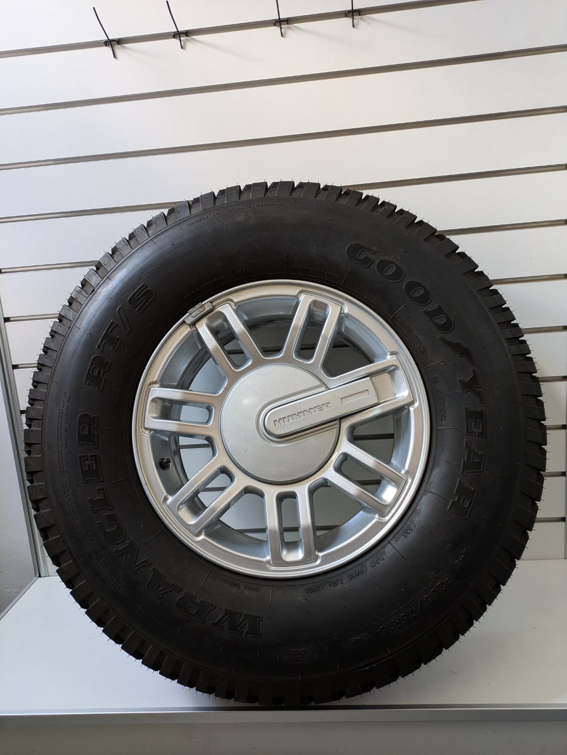 Genuine 16" x 7.5" Wheel Hummer H3 2006- 2010 Used