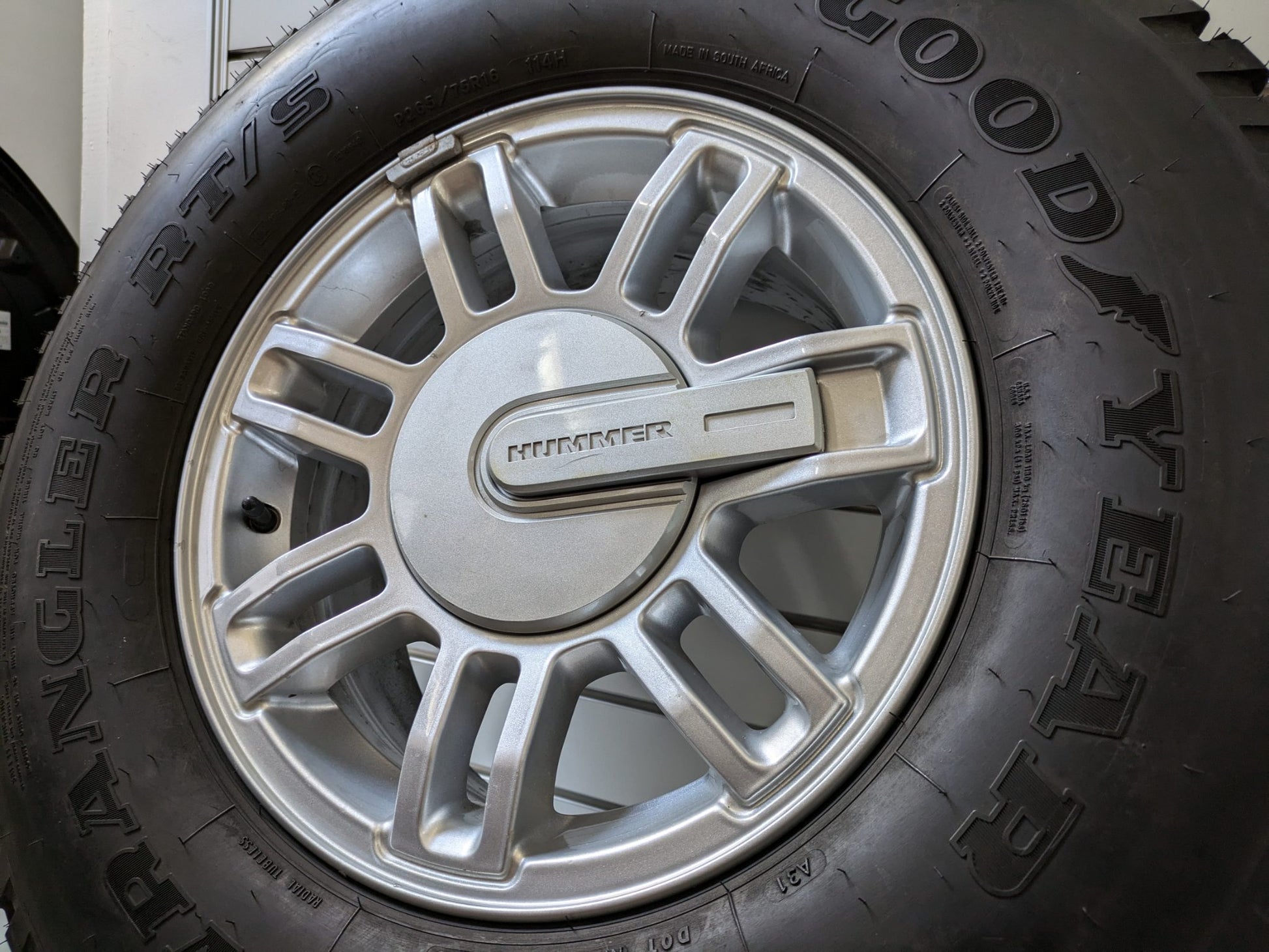Genuine 16" x 7.5" Wheel Hummer H3 2006- 2010 Used