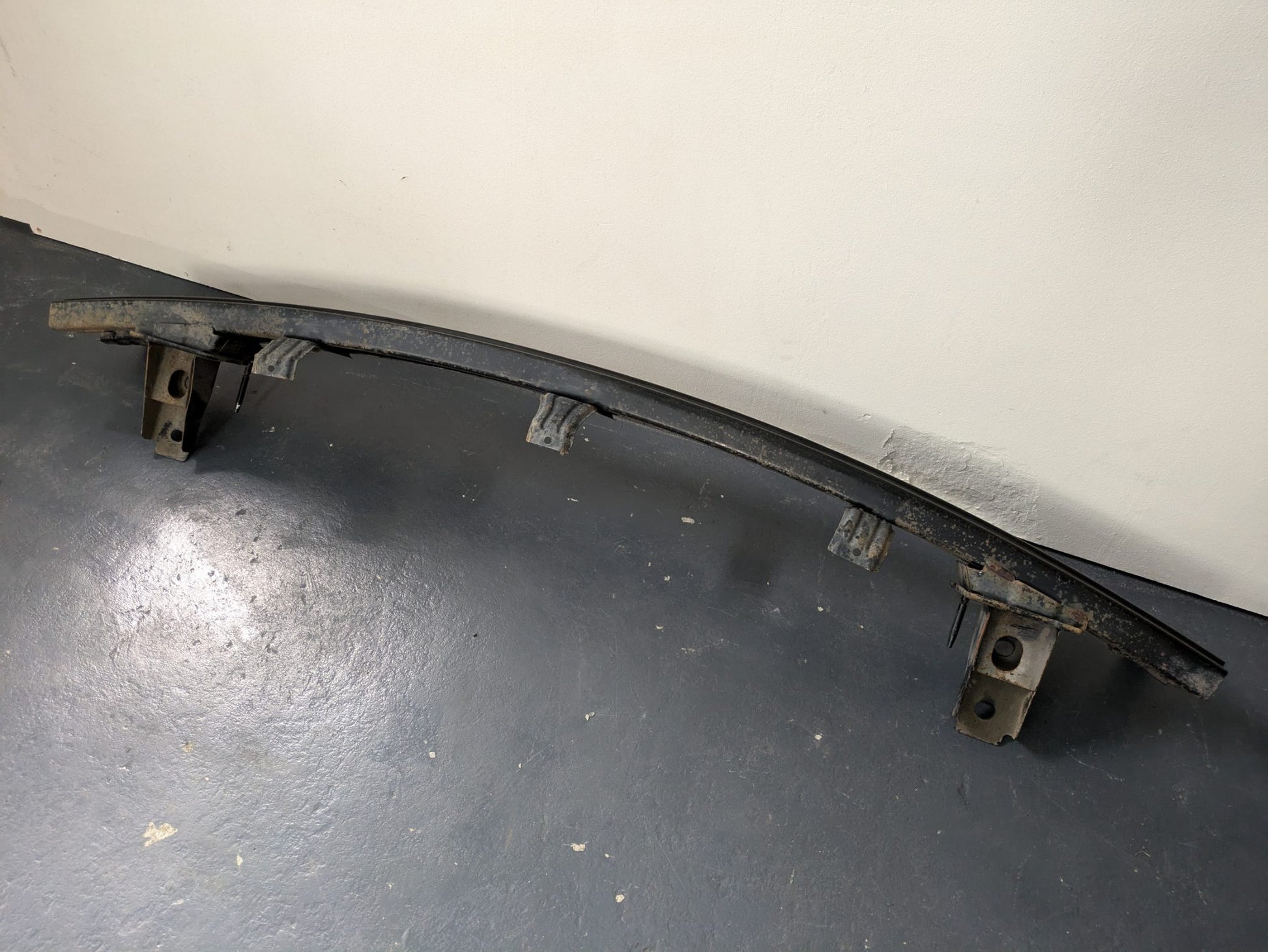 Genuine Rear Bumper Reinforcement Hyundai H1 iLoad imax TQ 2007 - 2018 Used