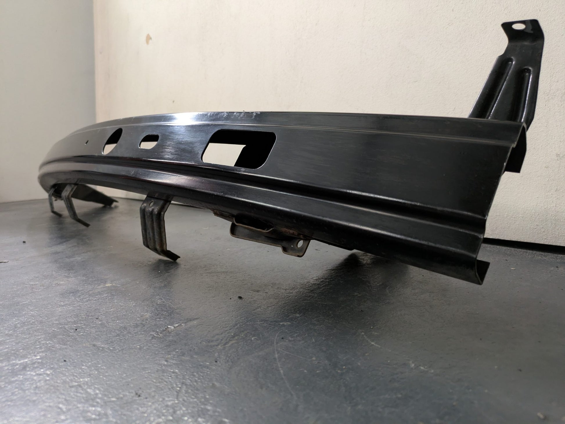 Genuine Rear Bumper Reinforcement Hyundai H1 iLoad imax TQ 2007 - 2018 Used