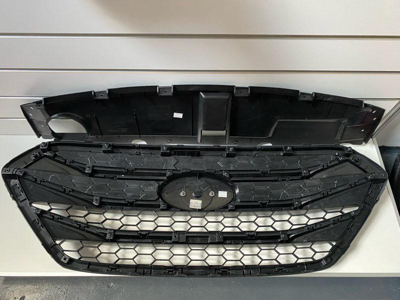Genuine Front Radiator Grill Hyundai ix35 Upgrade 2009–2015 Used