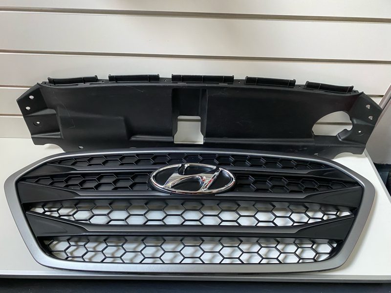 Genuine Front Radiator Grill Hyundai ix35 Upgrade 2009–2015 Used