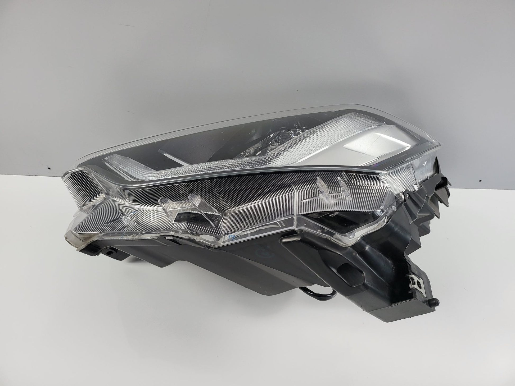Genuine LH Headlight Isuzu D-Max RG 2020 - 2023 Used