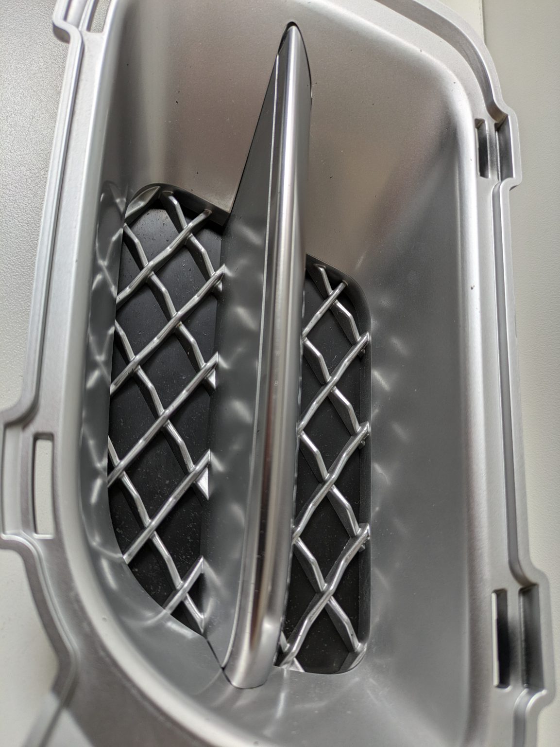Genuine LH Fog Light Cover Grill Jaguar XJR X358 2007 – 2009 Used