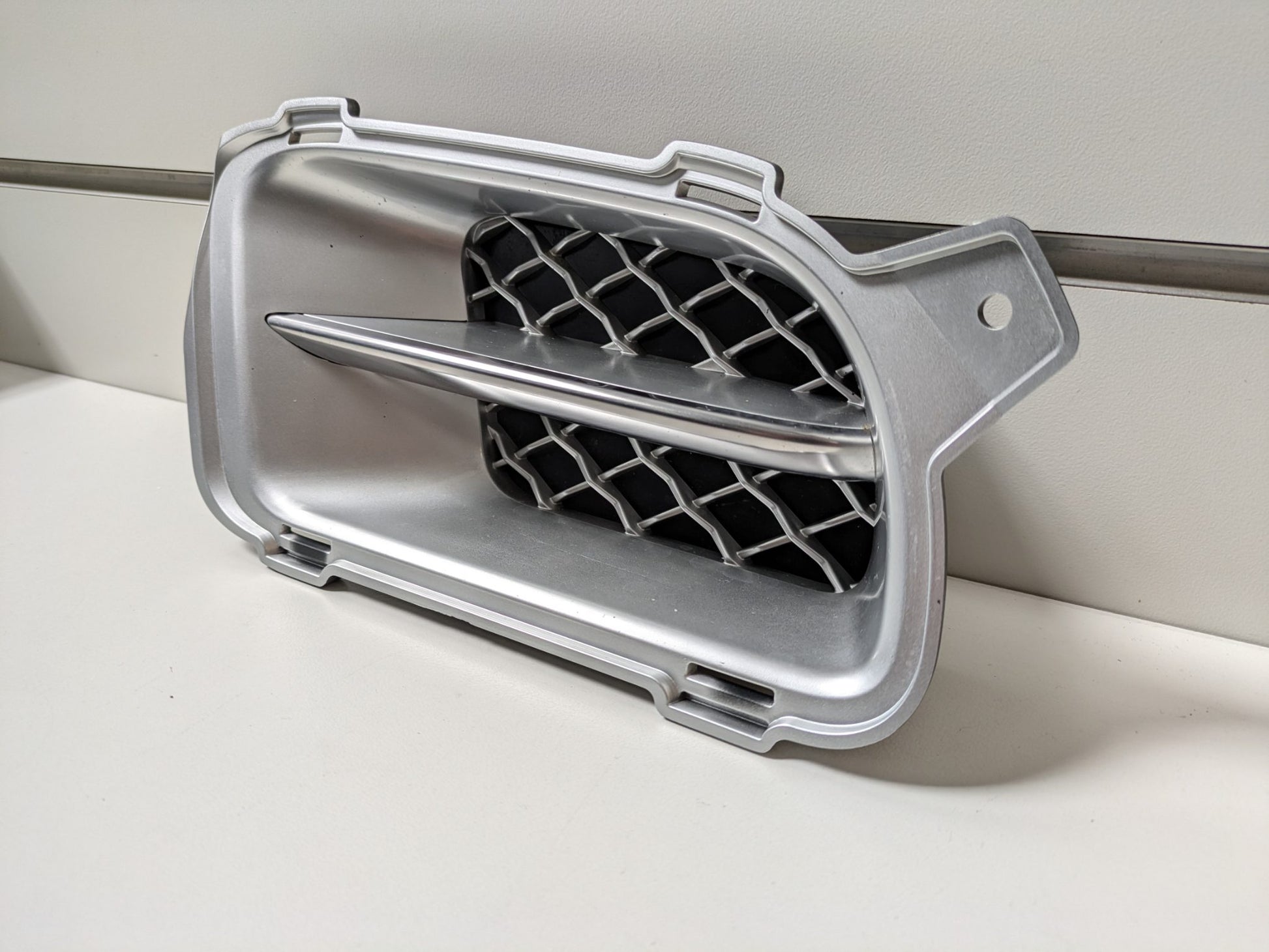 Genuine RH Fog Light Cover Grill Jaguar XJR X358 2007 – 2009 Used