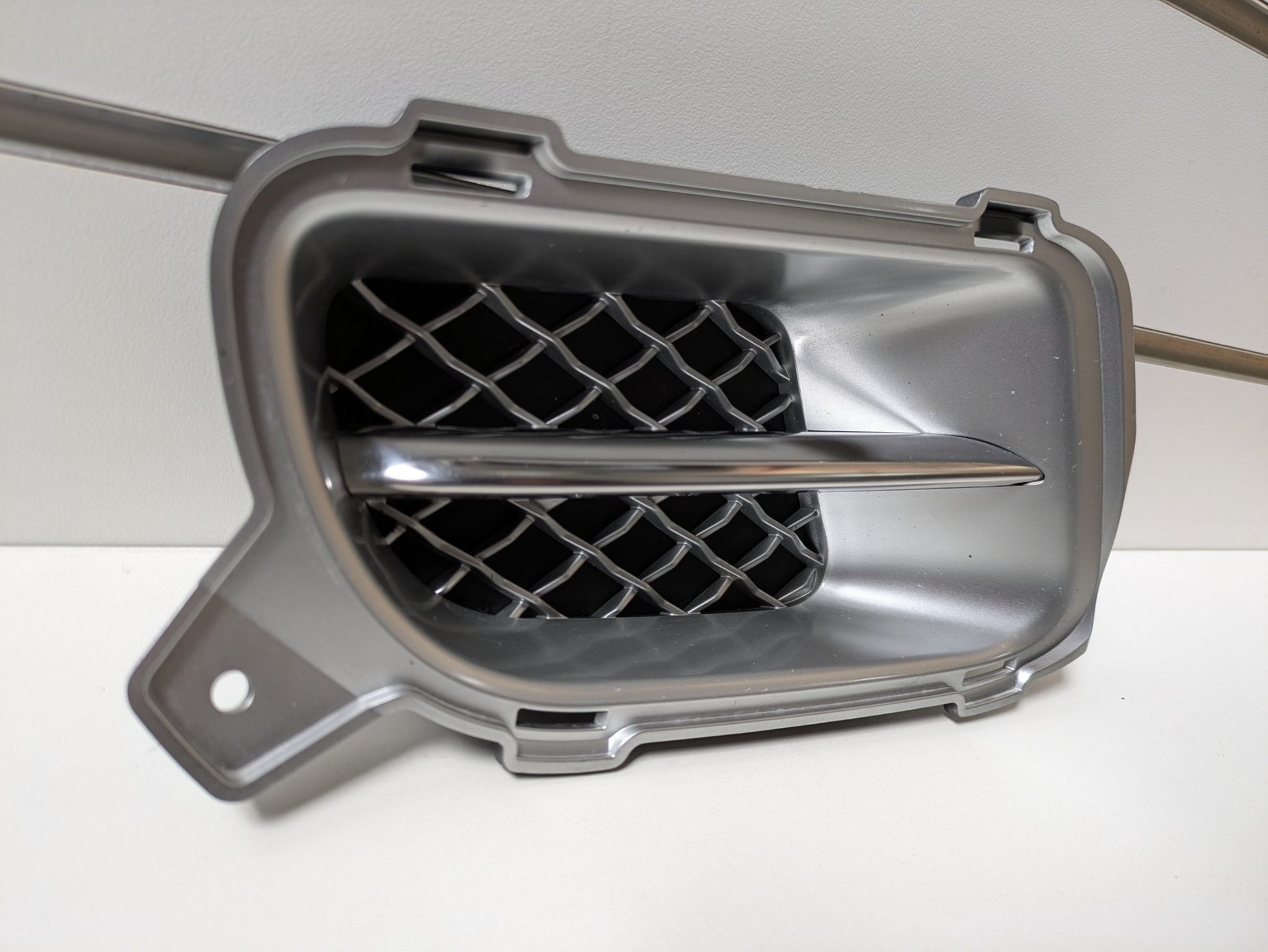 Genuine RH Fog Light Cover Grill Jaguar XJR X358 2007 – 2009 Used