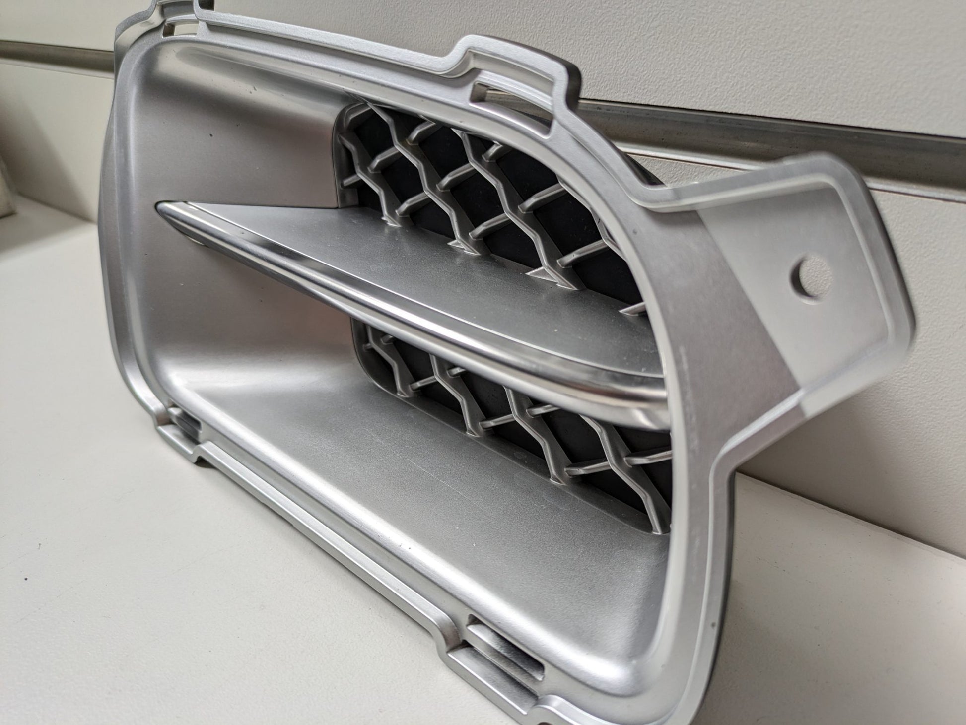 Genuine RH Fog Light Cover Grill Jaguar XJR X358 2007 – 2009 Used
