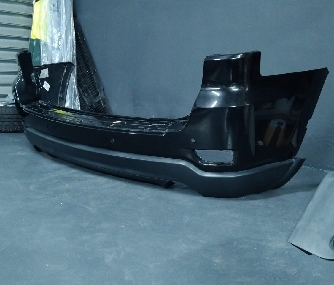 Genuine Rear Bumper Jeep Grand Cherokee First Facelift WK2 2014-2016 Black Used