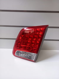 Genuine RH Inner Bootlid Light LED Kia Sorento XM 2009 - 2012 Pre Facelift Used