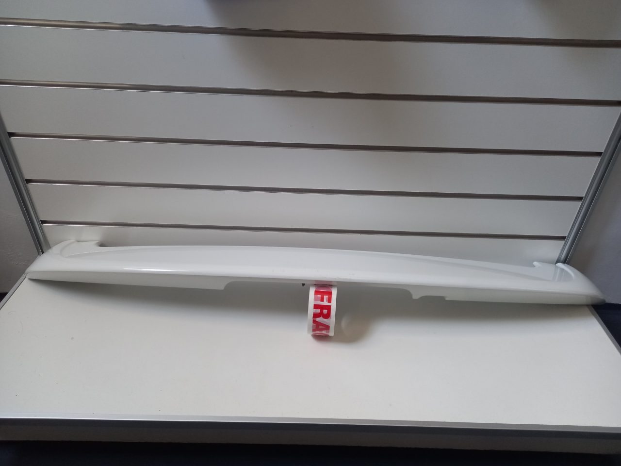 Genuine Rear Spoiler Assy Kia Sorento XM 2009 - 2012 Used